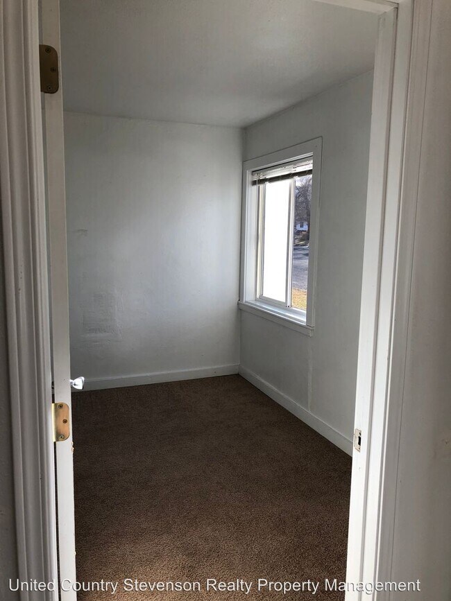 Building Photo - 2 br, 1 bath House - 216 N Danhauser St.