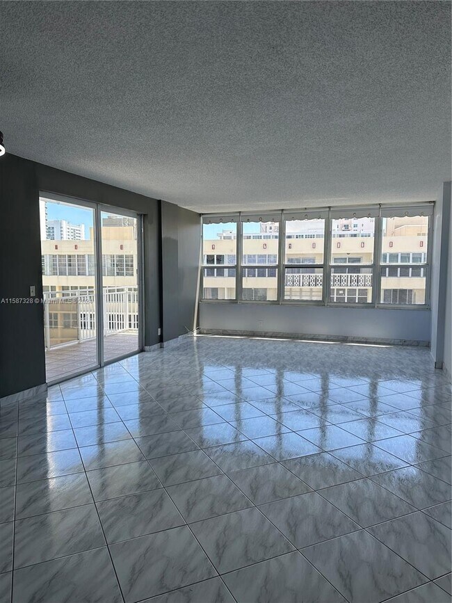 Building Photo - 1801 S Ocean Dr