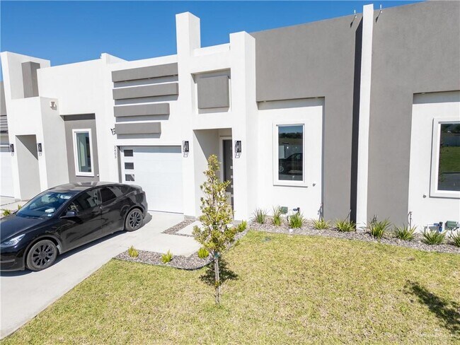 Foto del edificio - 3409 S Colt Ln