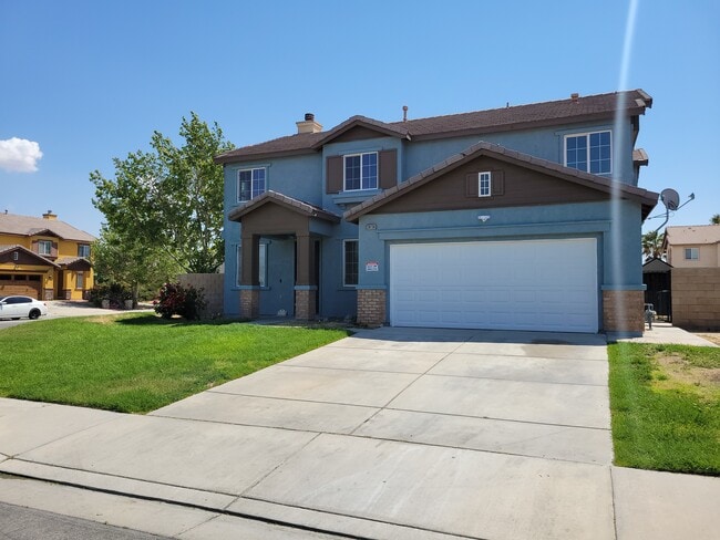 Building Photo - 38130 Bee Ct