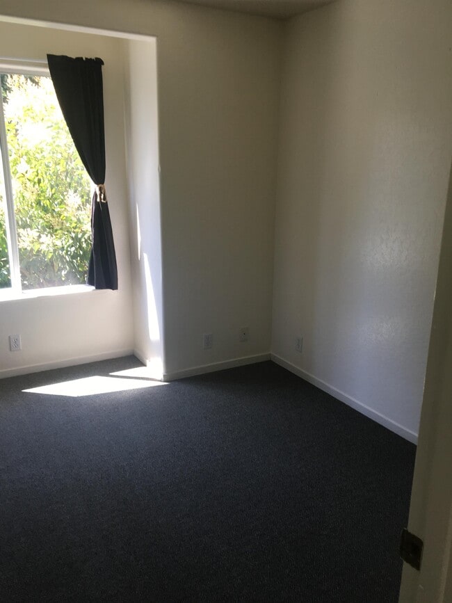 Building Photo - 149 Hunolt St