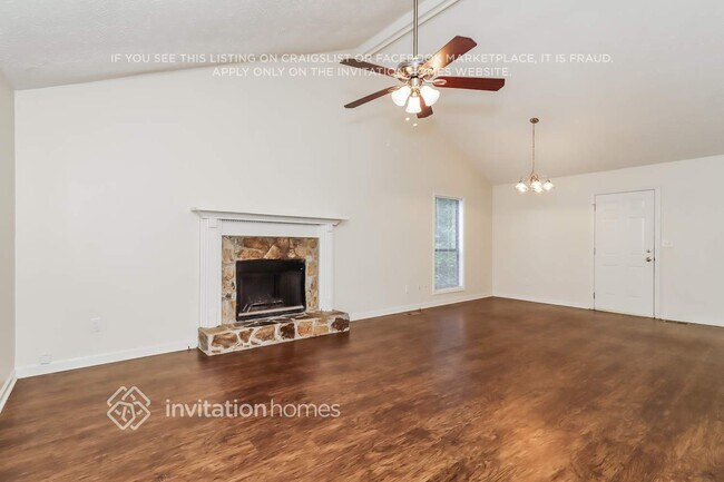 Foto del edificio - 2594 Bomar Rd