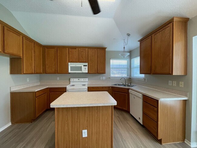 Foto del edificio - 1605 Watson Dr, Mansfield TX 76063