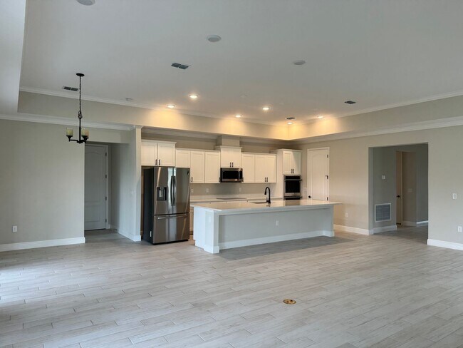 Foto del edificio - NEW MODEL HOME. 4 bedrooms, 3 bath, 3 car ...