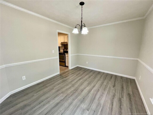 Foto del edificio - 6736 St Julian Way