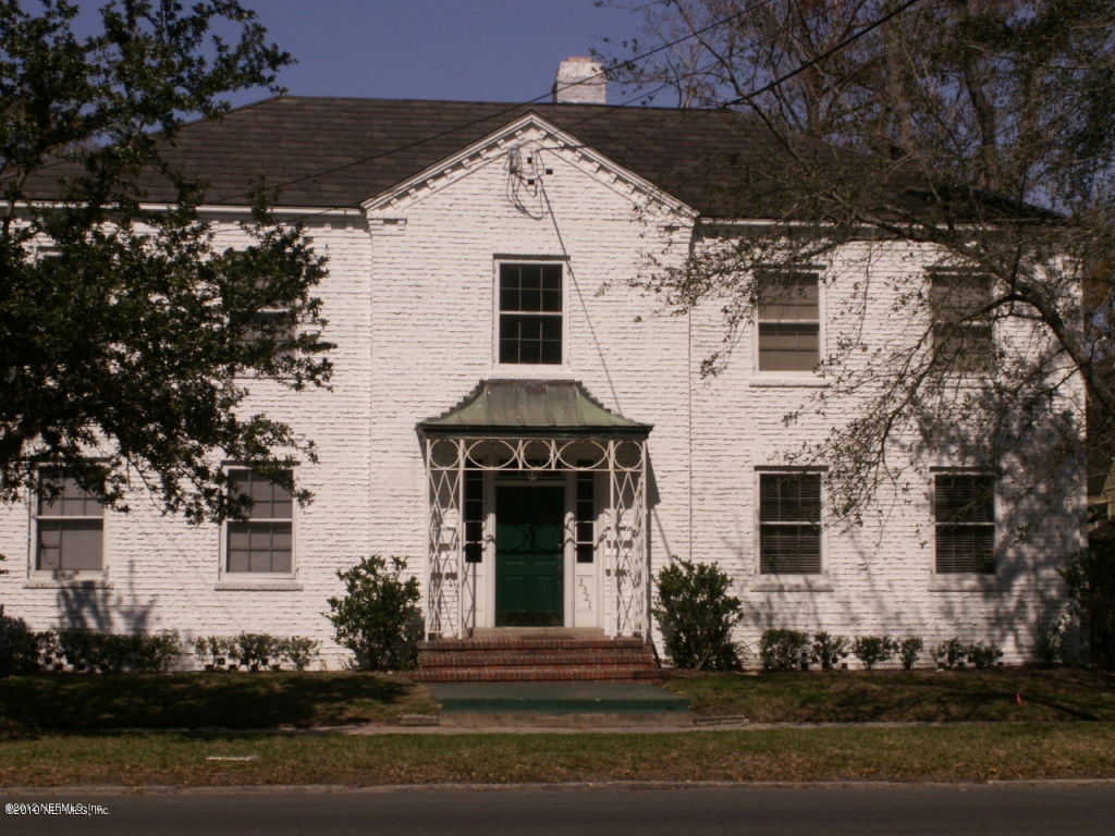 Building Photo - Charleston Court