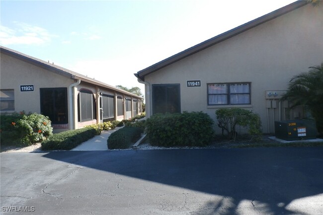 Foto del edificio - 11941 Caraway Ln