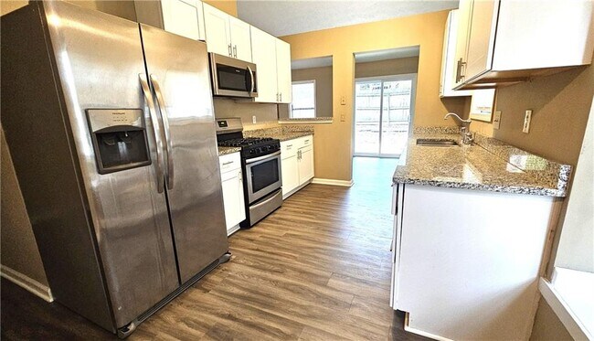 Foto del edificio - 105 Brooks Bridge Ct
