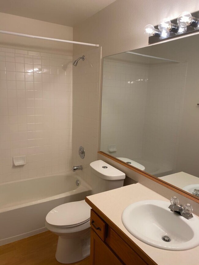 Foto del edificio - West side condo with mountain views