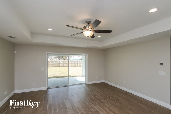 Foto del edificio - 249 Bordeaux Ave NE