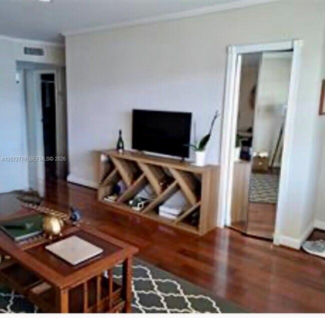 Foto del edificio - 462 Golden Isles Dr