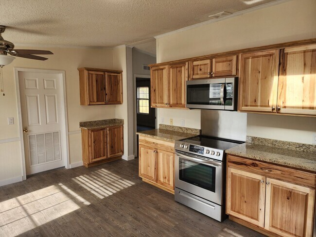 Building Photo - 21 Powder Horn Trail