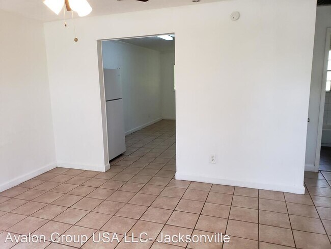 2 br, 1 bath House - 6061 Longchamp Dr - photo'
