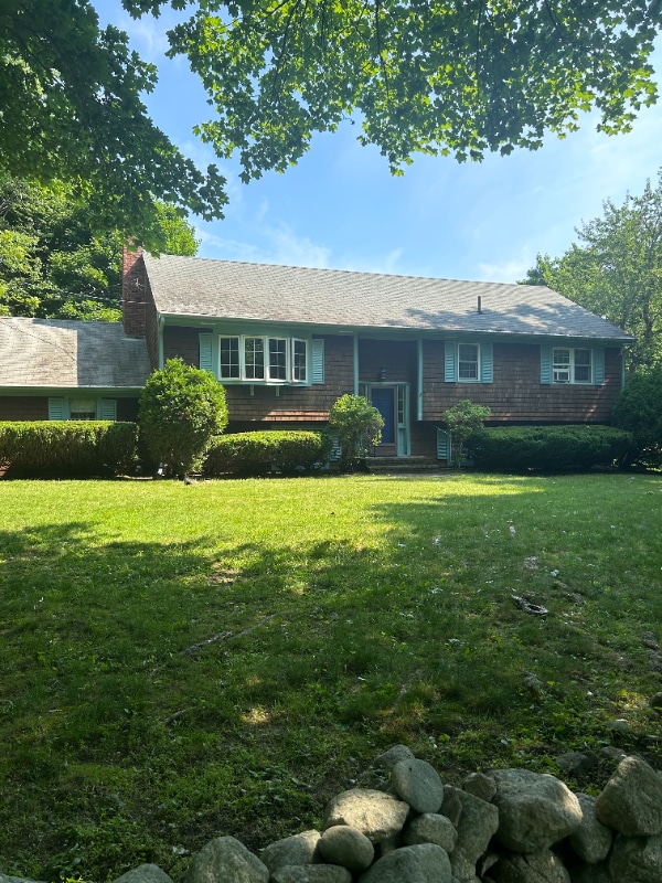 Primary Photo - 44 Meeting House Ln