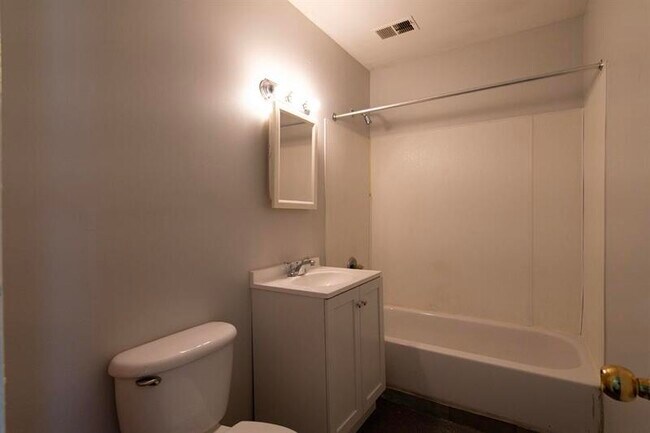 Foto del edificio - 2426 S 16th St