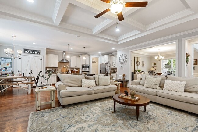 Foto del edificio - Splendid 4-bedroom, 3-bathroom Harrison Pond home in Pittsboro-- SWIMMING POOL!