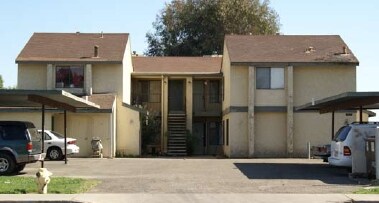Primary Photo - 1649 E Douglas Ave