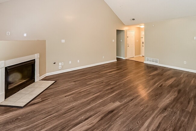 Building Photo - 6093 Wills Way Cir S
