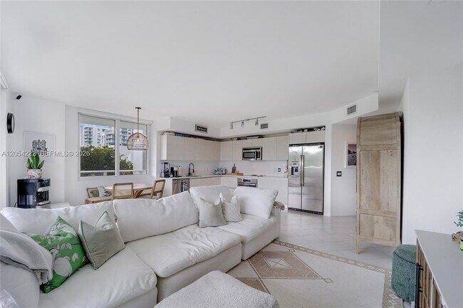 Building Photo - 4250 Biscayne Blvd