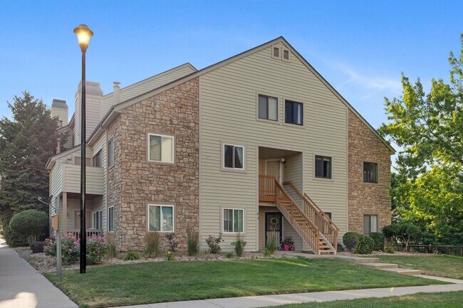 Foto del edificio - Spacious 3BR/3BA Condo w/ Loft & Vaulted Ceilings!