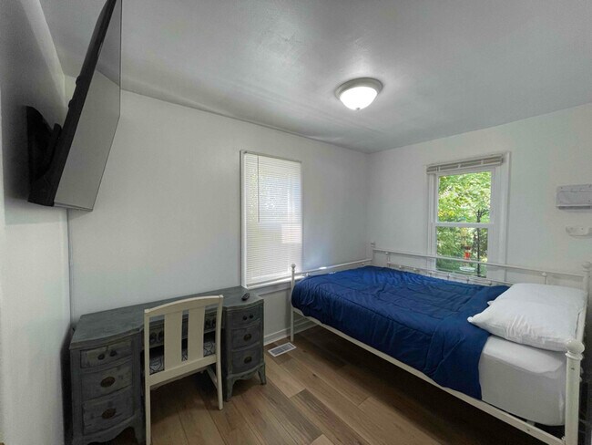 Foto del edificio - 2512 E 72nd St