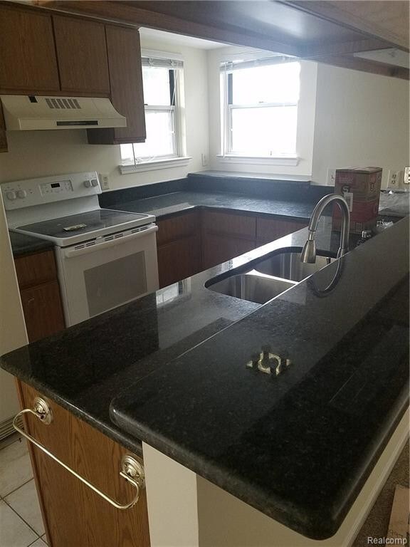 Foto del edificio - 6795 Stonehedge Ct