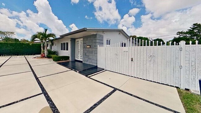 Foto del edificio - 3030 SW 96th Ave
