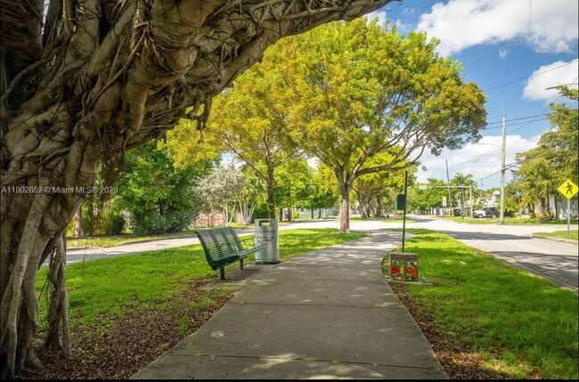 Foto del edificio - 2121 SW 13th Ave