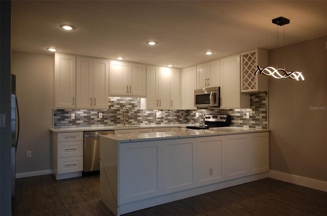 Foto del edificio - 1258 Pine Ridge Cir W