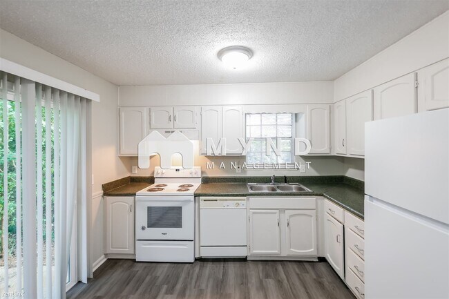 Building Photo - 3 br, 2 bath House - 5881 Janet Dr