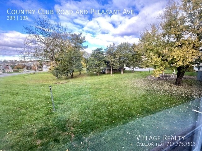 Building Photo - 611 Country Club Rd