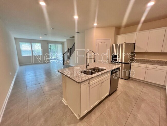 Building Photo - 268 Pasadena Dr