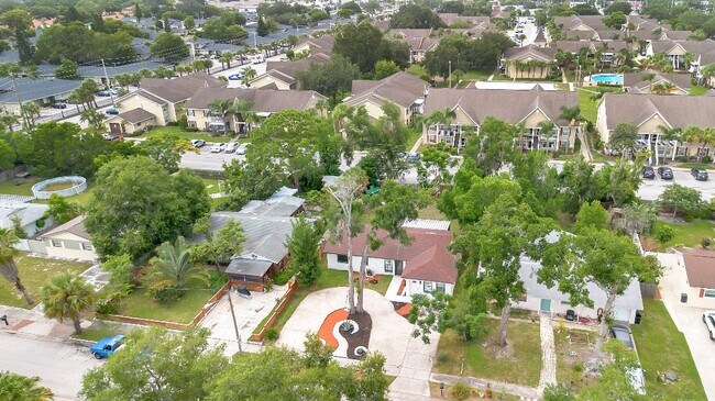 Foto del edificio - 2181 Linden Rd