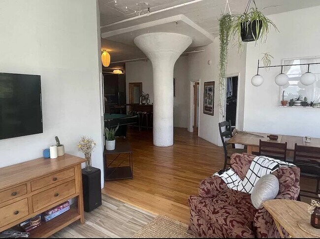 Foto del edificio - 315 Berry St