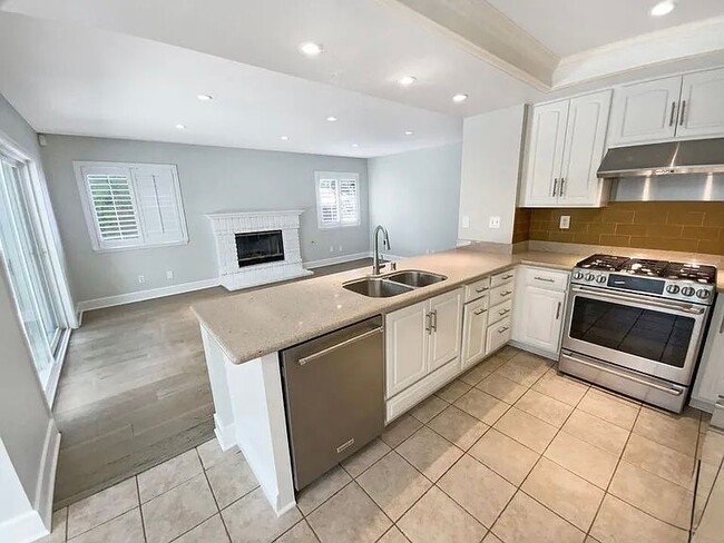 Foto del edificio - 5982 Birdie Dr