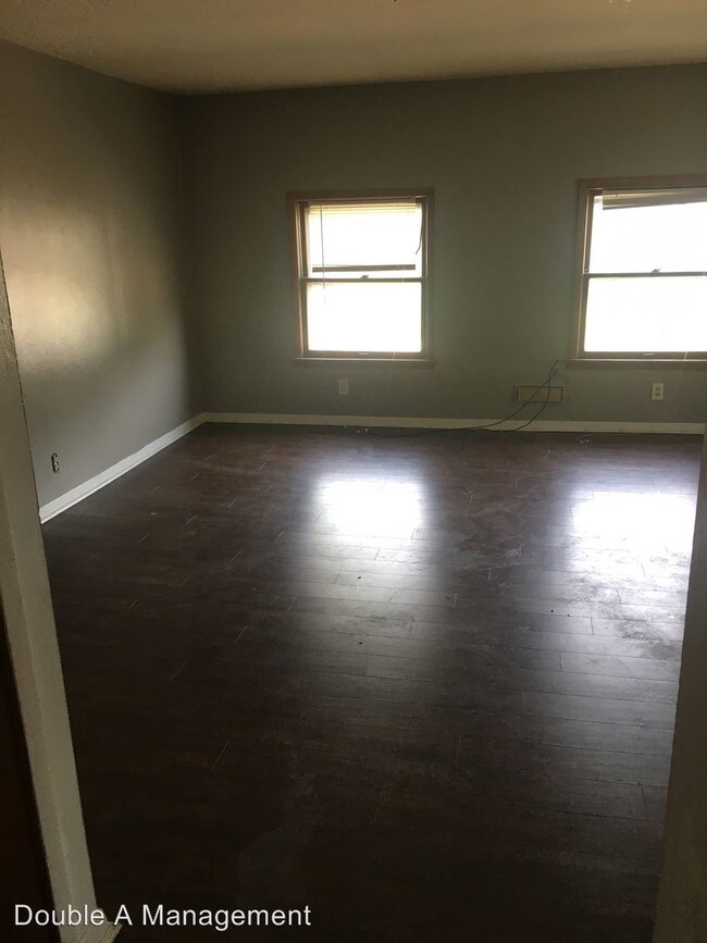 Building Photo - 1 br, 1 bath Apartment - 321 E 1st St