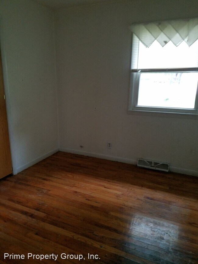 Building Photo - 3 br, 1 bath House - 416 Seymour