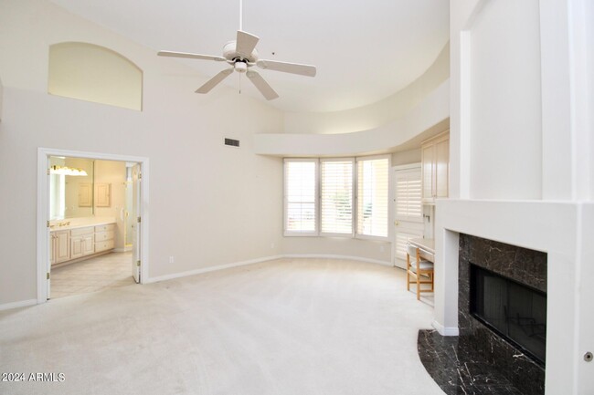 Building Photo - 9569 E Yucca St