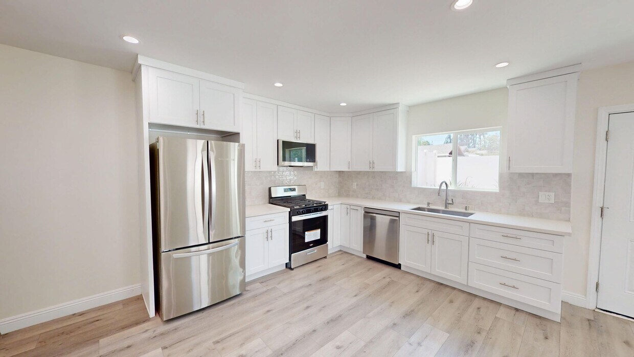 Primary Photo - Modern 3-Bed/3-Bath Townhome