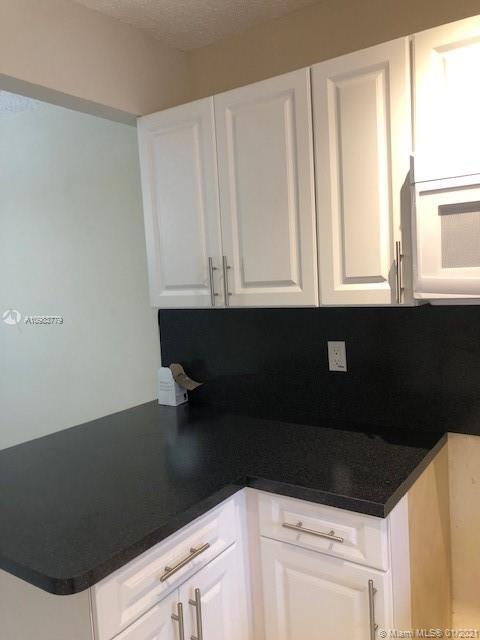 Building Photo - 3021 W 76th St