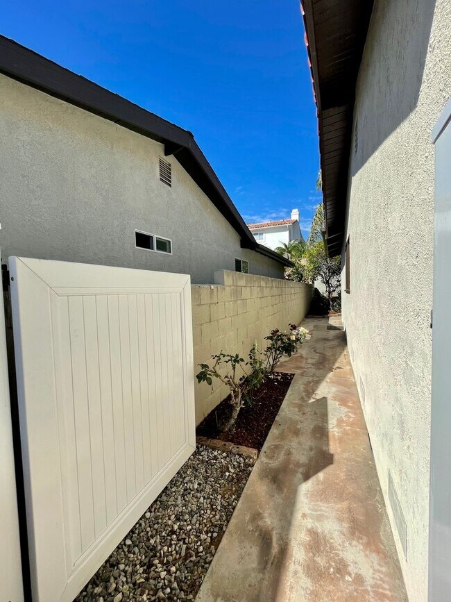 Foto del edificio - Torrance - 3 bd / 2 ba Home! GREAT LOCATION!!