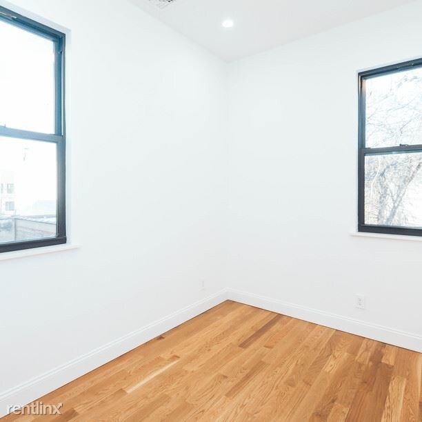 Foto del edificio - 1822 Linden Blvd