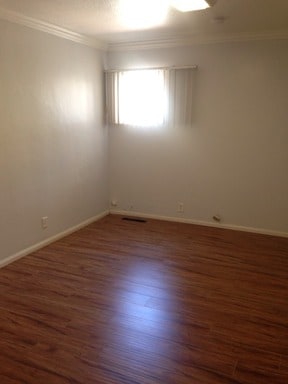 Building Photo - 309 S Maple St