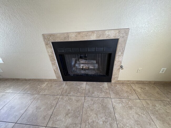 Foto del edificio - Eastside 4-bedroom 2.5-bathroom home with community pool