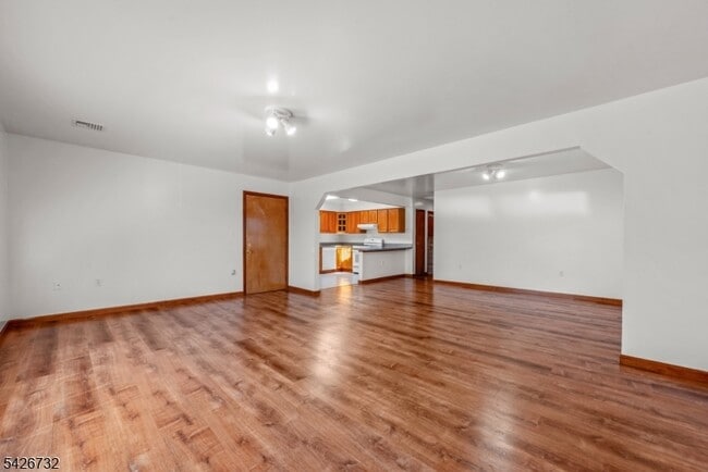 Building Photo - 939 Grove St