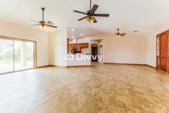 Building Photo - 6776 N Overfield Rd
