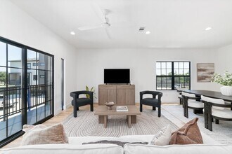 Building Photo - 11936 N Hoa Sen Cir