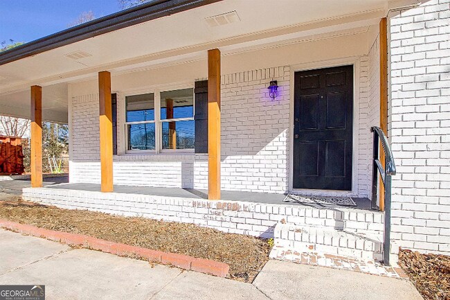 Building Photo - 96 Poplar Rd