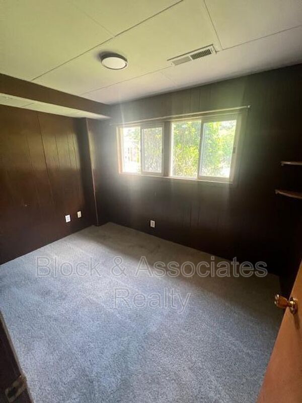 Building Photo - 3709 Southampton Ct
