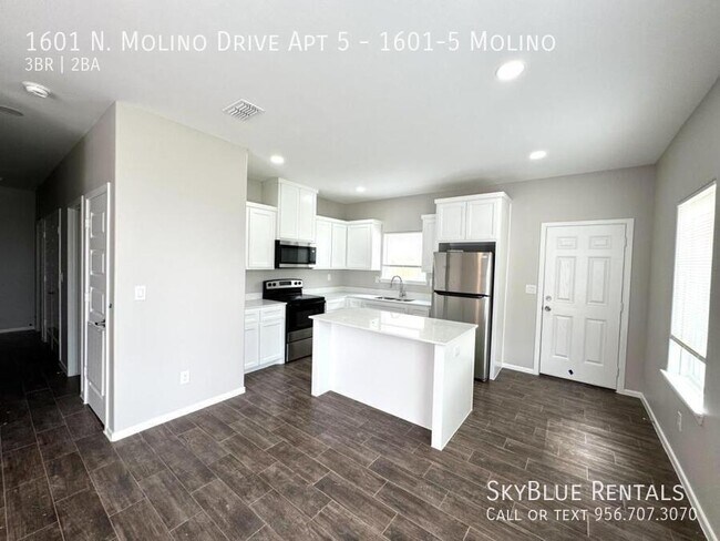 Building Photo - 1601 Molino Dr
